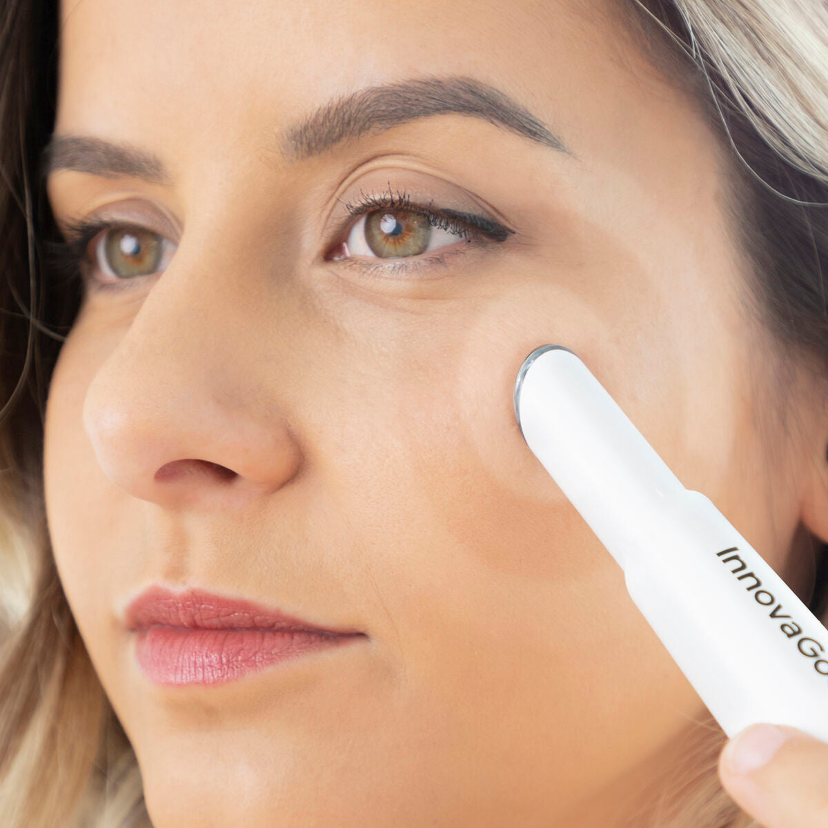 Anti-ageing Eye Massager with Phototherapy, Thermotherapy and